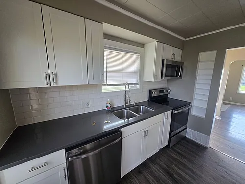 2406 N Ella Rd Photo 1