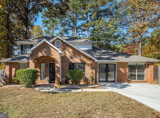 2001 Hunters Cove Dr, Lawrenceville, GA 30044
