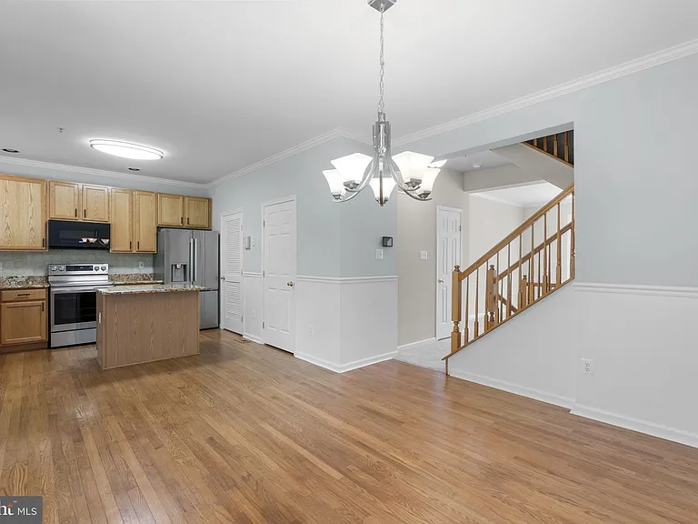 6381 Stockbridge Overlook Ct — Photo 9