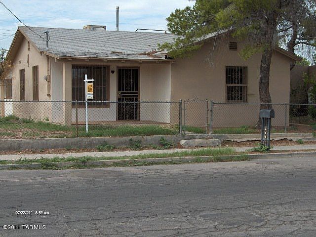1st image of 244 E Michigan Dr