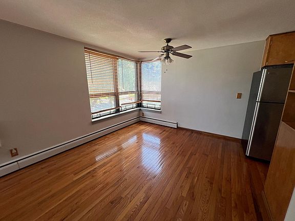 4th image of 2500 Blaisdell Ave APT 211
