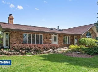 590 E 4th St, Lockport, IL 60441