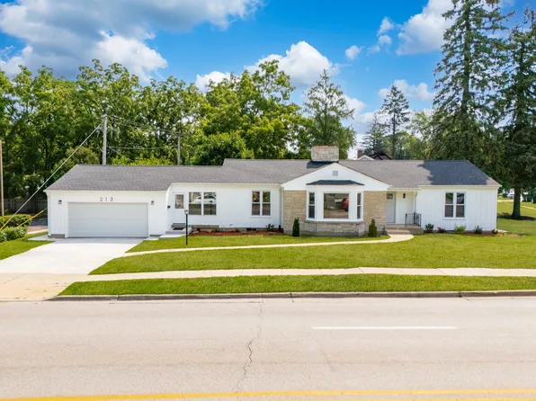 213 N McLean Blvd, Elgin, IL 60123