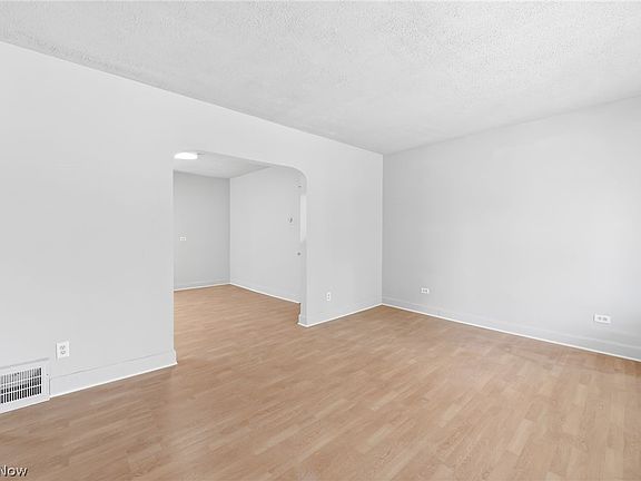 2nd image of 3162 W 104th St