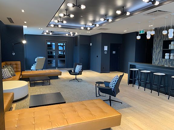 2nd image of 255 Bay St #1313