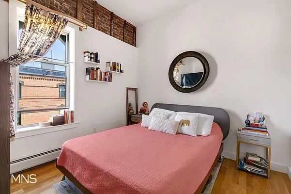 Rented by MNS | media 9