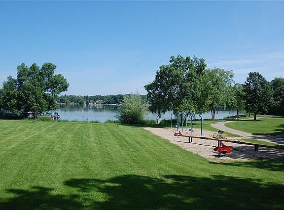 2nd image of 42 Waunona Woods Ct