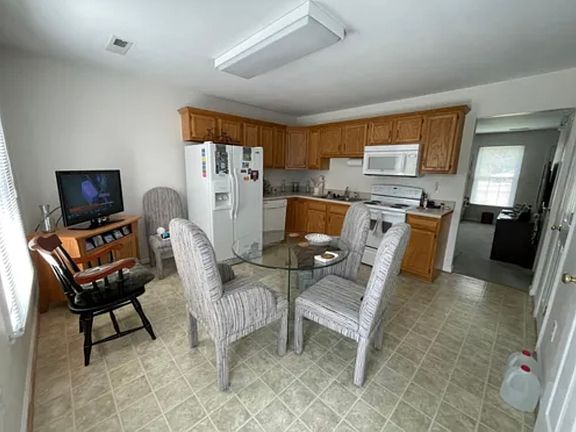4th image of 5518 Crestwood Dr