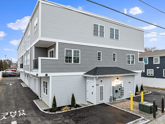 2nd image of 889-895 Grinnell St #2