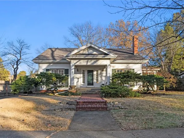 2220 New Hampshire St, Lawrence, KS 66046