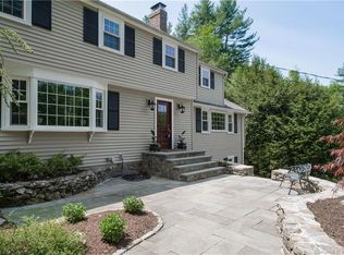 81 Parkview Dr, Avon, CT 06001
