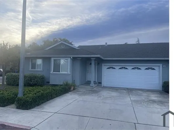 7556 Rogers Ln, Gilroy, CA 95020