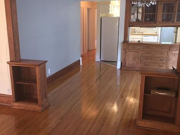 2nd image of 3123 James Ave S APT 2