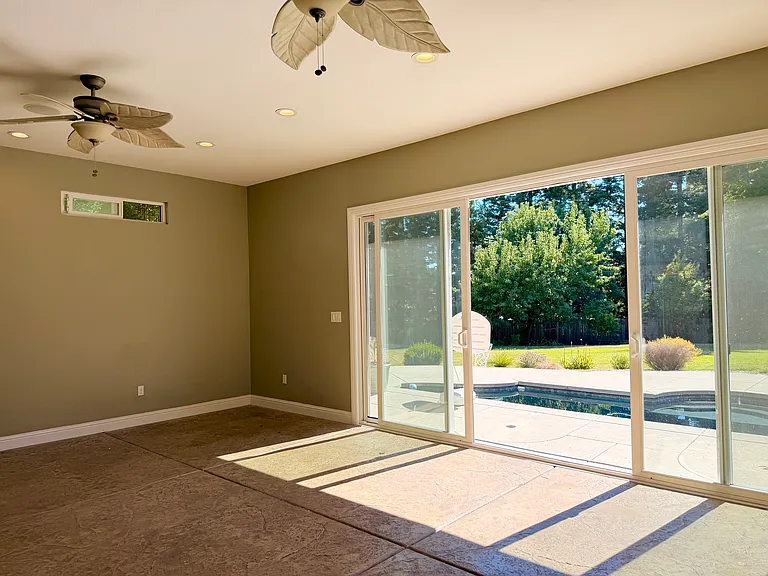 3474 Castle Creek Ct — Photo 38