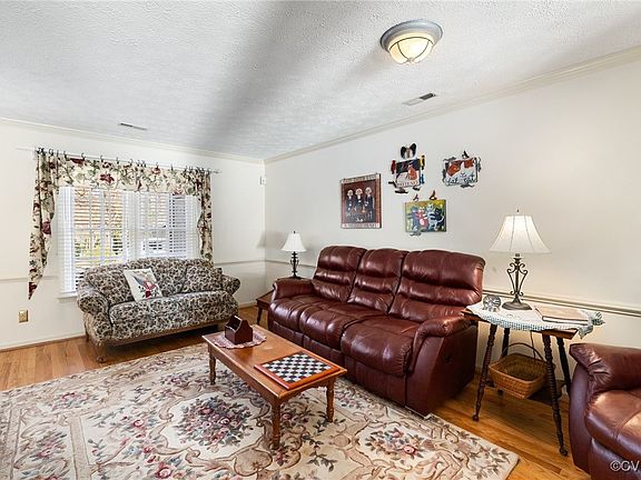 5th image of 5100 Scarborough Mews