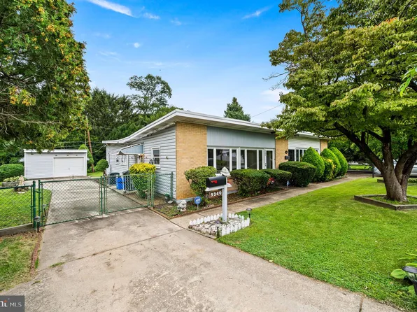 9340 Trout Rd, Philadelphia, PA 19115