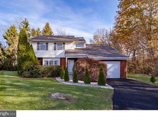 225 Pine Cliff Dr, Wilmington, DE 19810