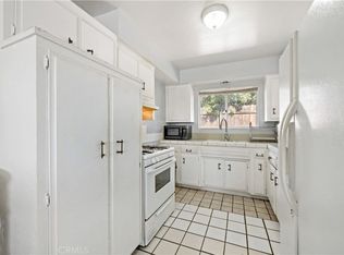 212 N Gilbert St, Hemet, CA 92543