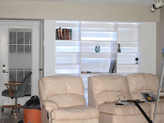 5th image of 4302 Harbour Ln