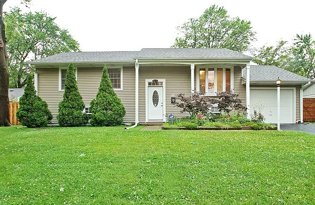 422 Cherry Ln photo 1