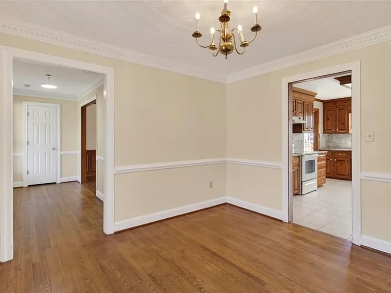 730 Beckley Ln — Photo 3