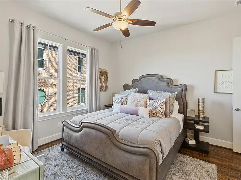 916 W Peach St — Photo 17