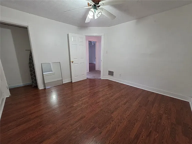 1150 Beaumont Ave — Photo 11