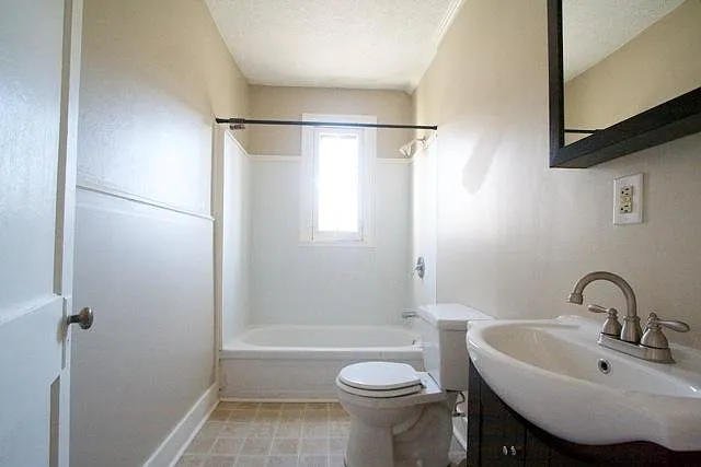 45 Henrietta St #3 — Photo 8