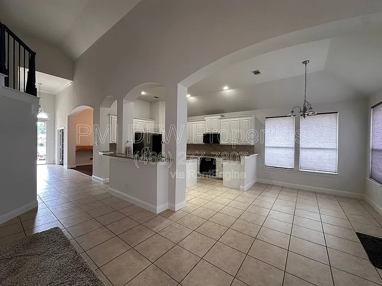2610 Meadow Ridge Dr — Photo 6