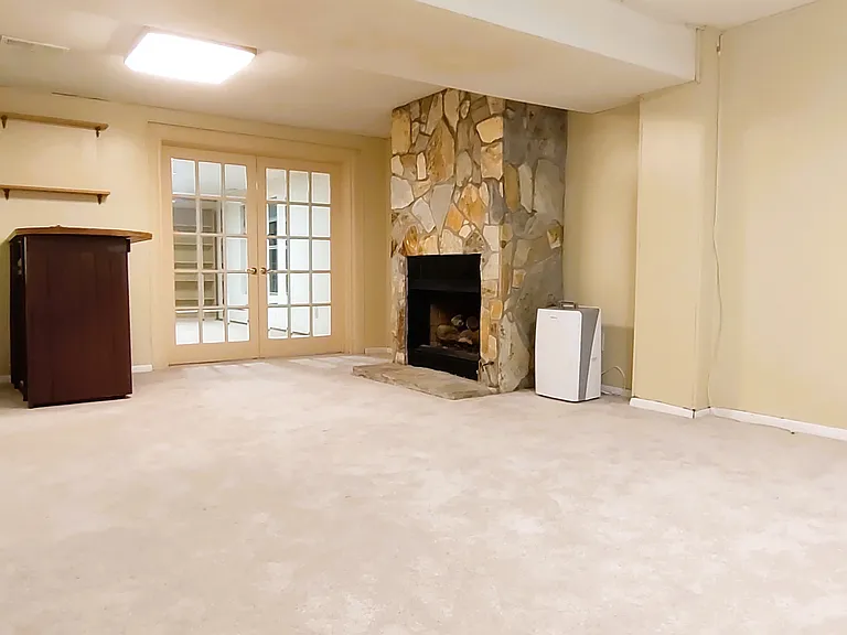3982 Admiral Dr — Photo 16
