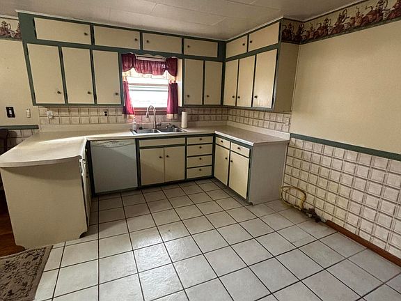 3rd image of 314 Birch Street