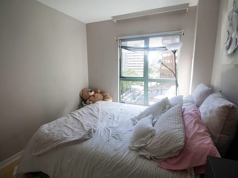 1188 Howe St #802 — Photo 13