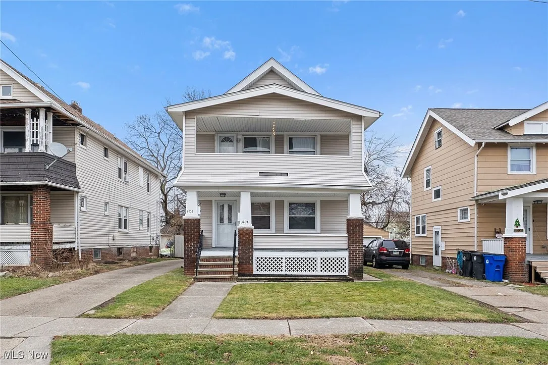 3705 W 137th St photo 1