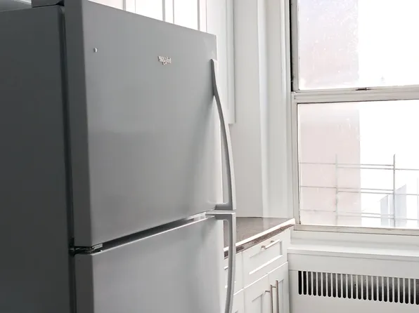 65-41 Saunders Street image 2 of 13