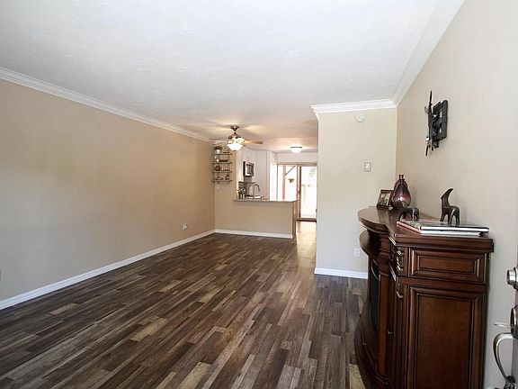 4th image of 6596 Bell Bluff Ave