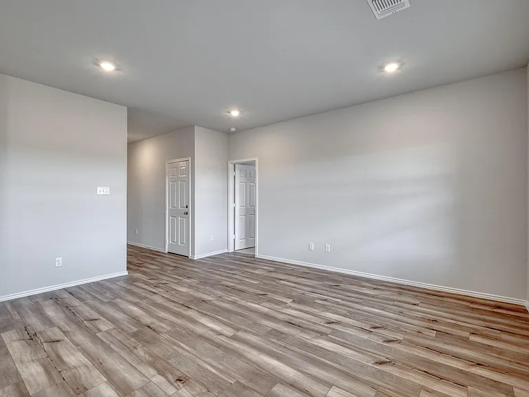 167 McNamara Ct — Photo 4