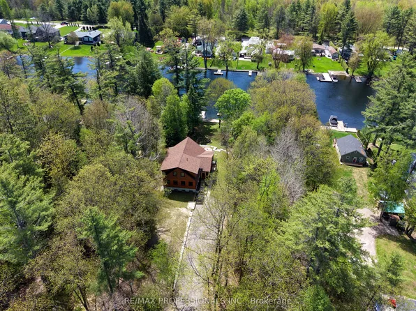 1048 Bagley Rd, Gravenhurst, ON P0E 1N0