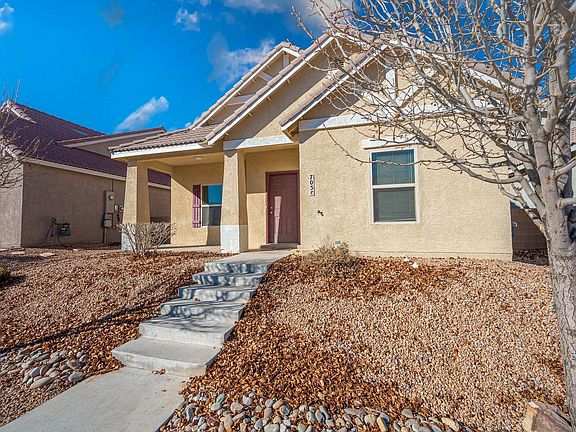 3rd image of 705 Palo Duro Dr NE