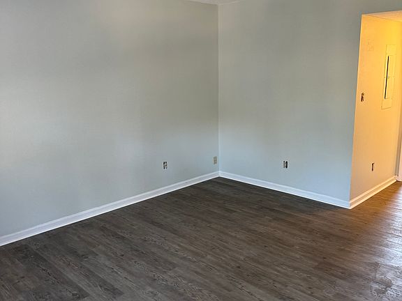 2nd image of 106 Shiloh Dr #B