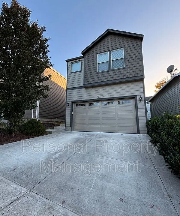 3303 NE 43rd Pl