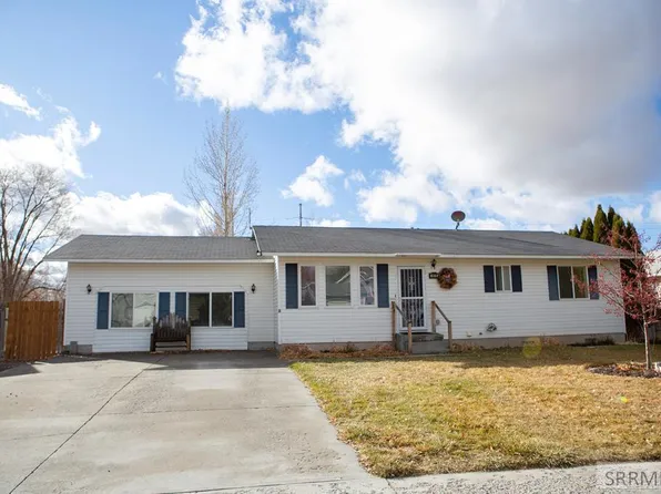 1675 Wagonwheel Dr, Blackfoot, ID 83221