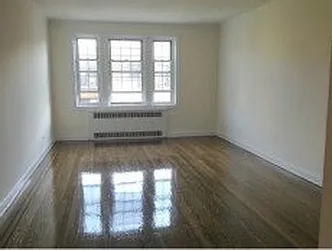 Rented by Eleni Moustakis LREB