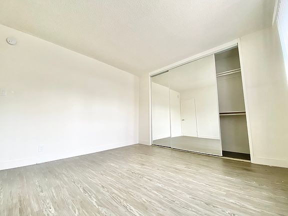 5th image of 12813 Caswell Ave #3