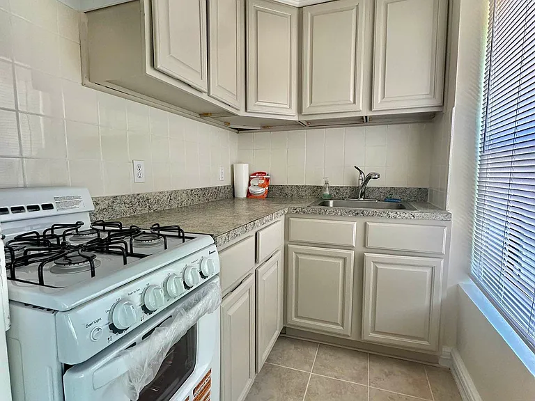95 3rd St #3 — Photo 3