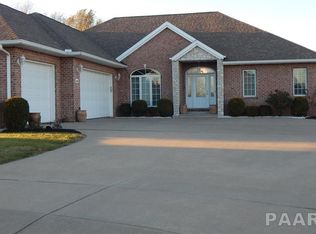 1400 Hardt Ct, Pekin, IL