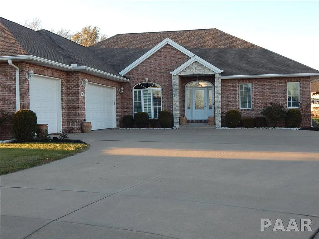 1400 Hardt Ct photo 1