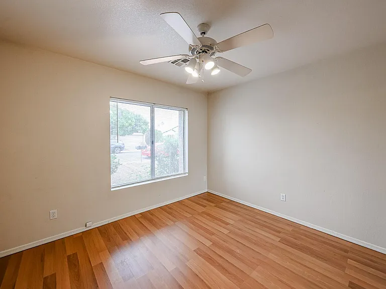 10935 W Ruth Ave — Photo 17