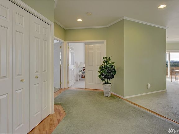 3rd image of 26291 Pennsylvania Ave NE APT 402