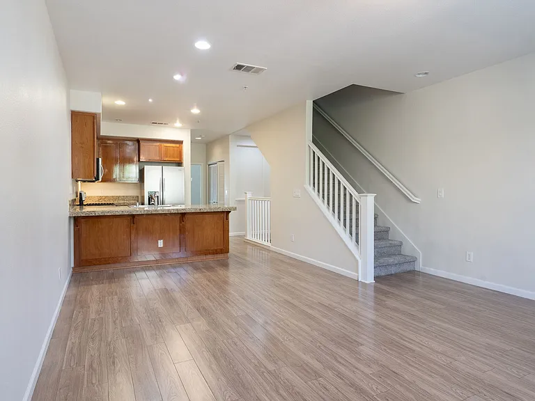 25502 Huntwood Ave — Photo 4