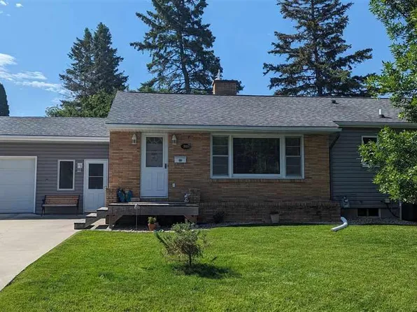 909 13th St, International Falls, MN 56649